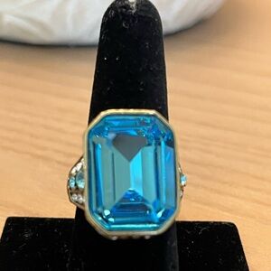 Heidi Daus Gorgeous Crystal Bright Blue Statement Ring Size 8
